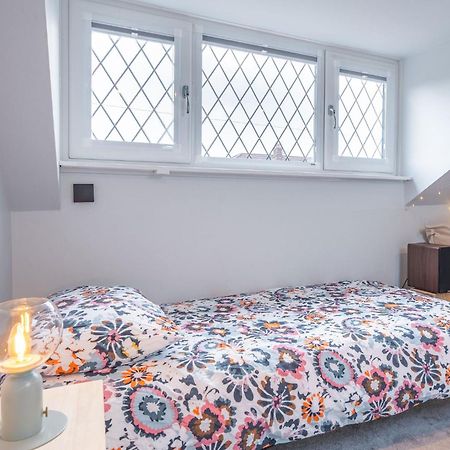 Nature Inspired Bungalow With 3 Rooms - 10 Mins From Manchester Airport Timperley Kültér fotó
