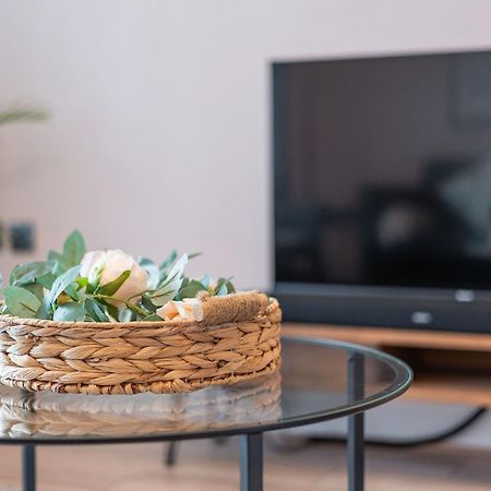 Nature Inspired Bungalow With 3 Rooms - 10 Mins From Manchester Airport Timperley Kültér fotó