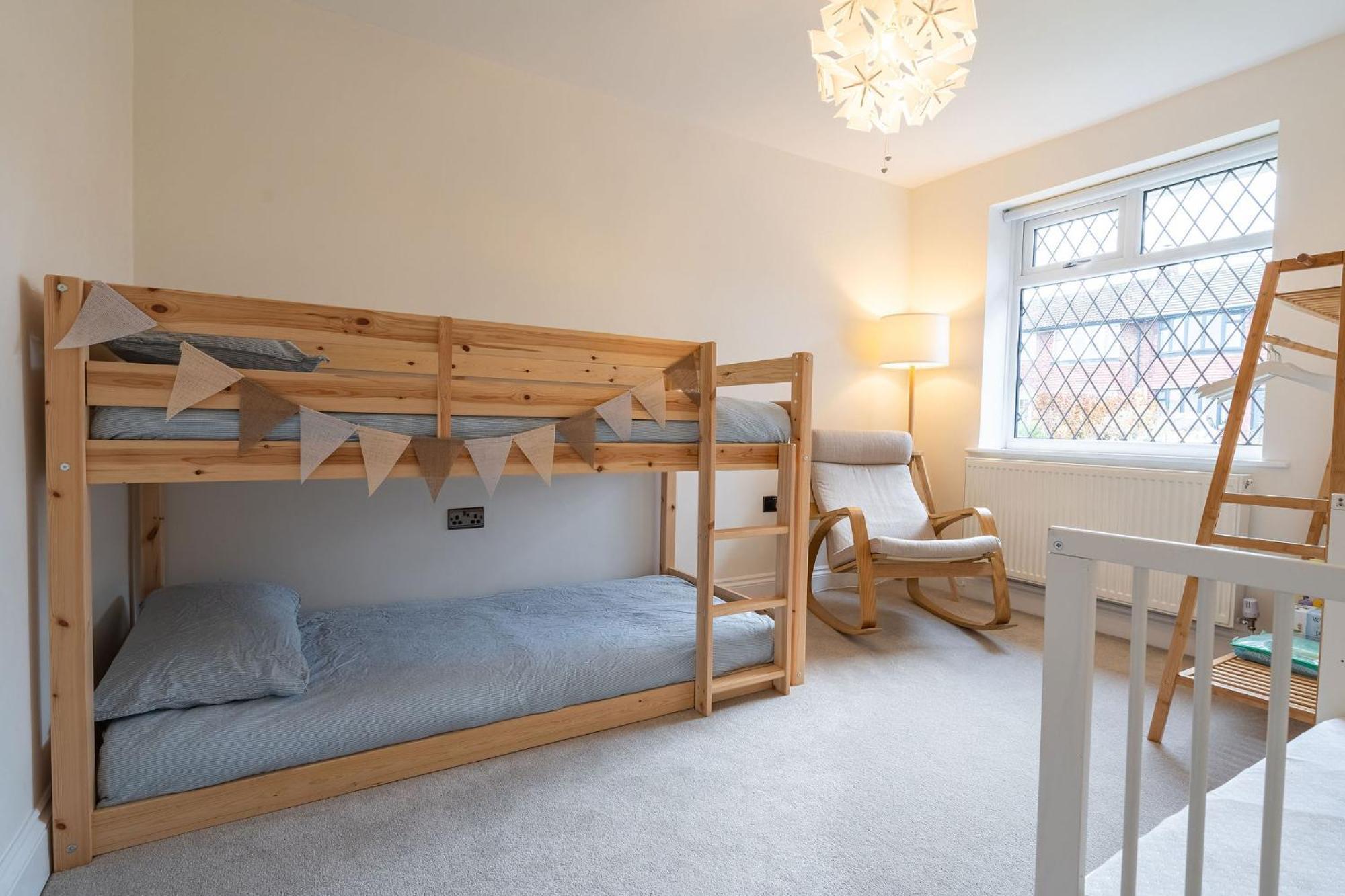 Nature Inspired Bungalow With 3 Rooms - 10 Mins From Manchester Airport Timperley Kültér fotó