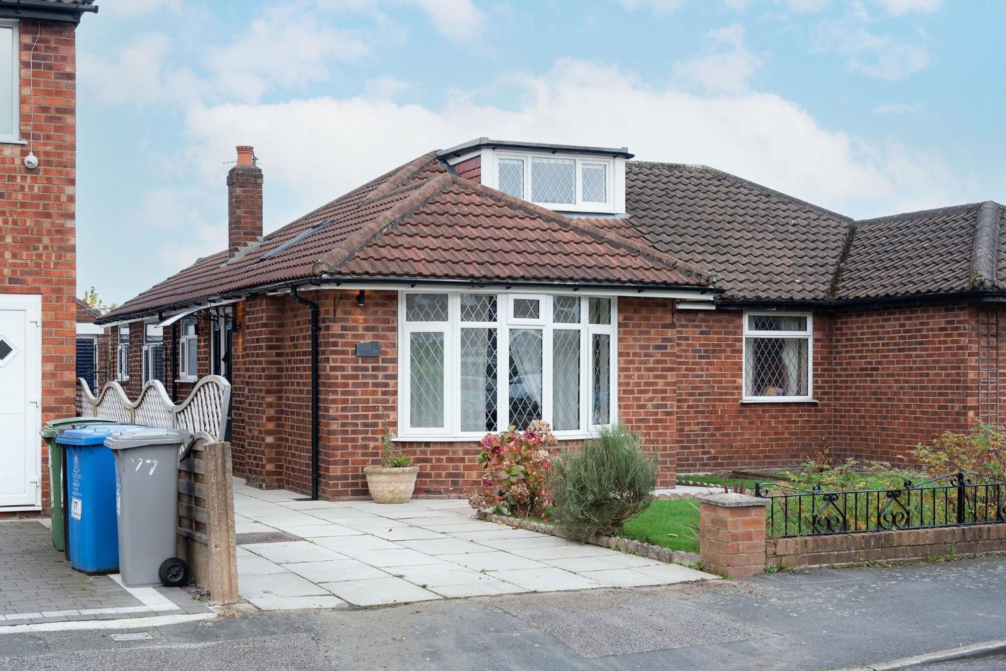 Nature Inspired Bungalow With 3 Rooms - 10 Mins From Manchester Airport Timperley Kültér fotó